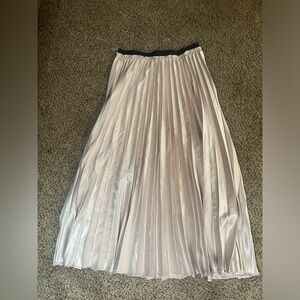 ZARA Elegant Cream Pleated Skirt